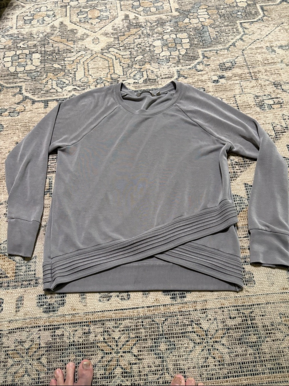 Athleta top size L
